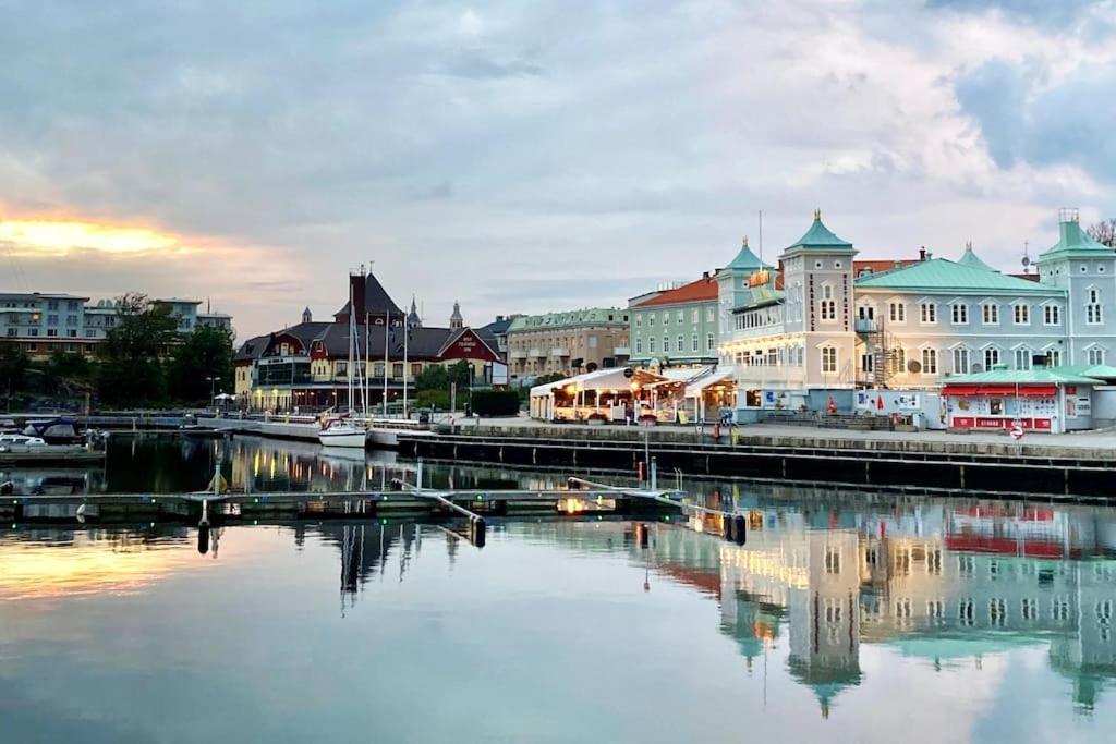 Cozy Apartment In The City Center Of Strömstad Εξωτερικό φωτογραφία
